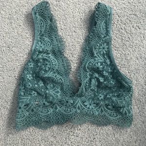 NWOT TEAL VS BRALETTE XS